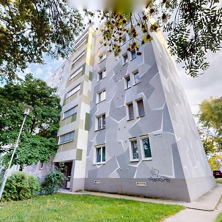 Modern 2 Bedroom Apt - Free Parking Bratislava Exterior foto